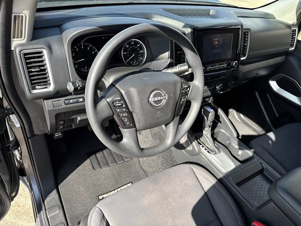 Used 2023 Nissan Frontier SV image 36