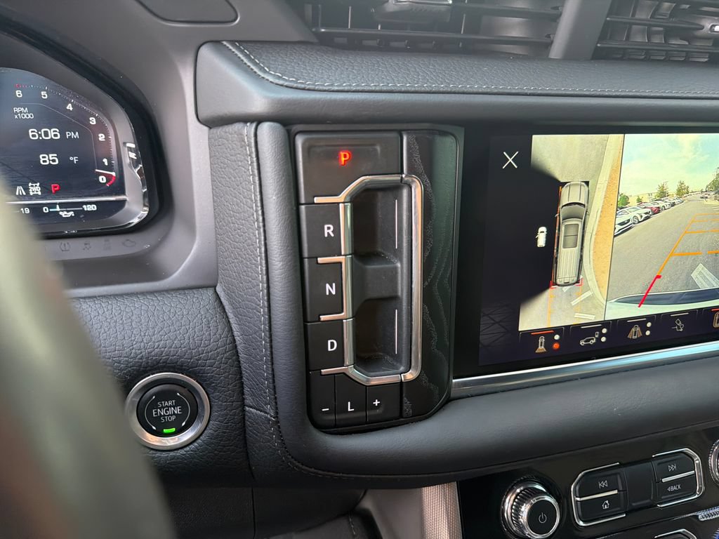 Used 2024 GMC Yukon XL Denali w/ Advanced Technology Package AWD/4WD image 32