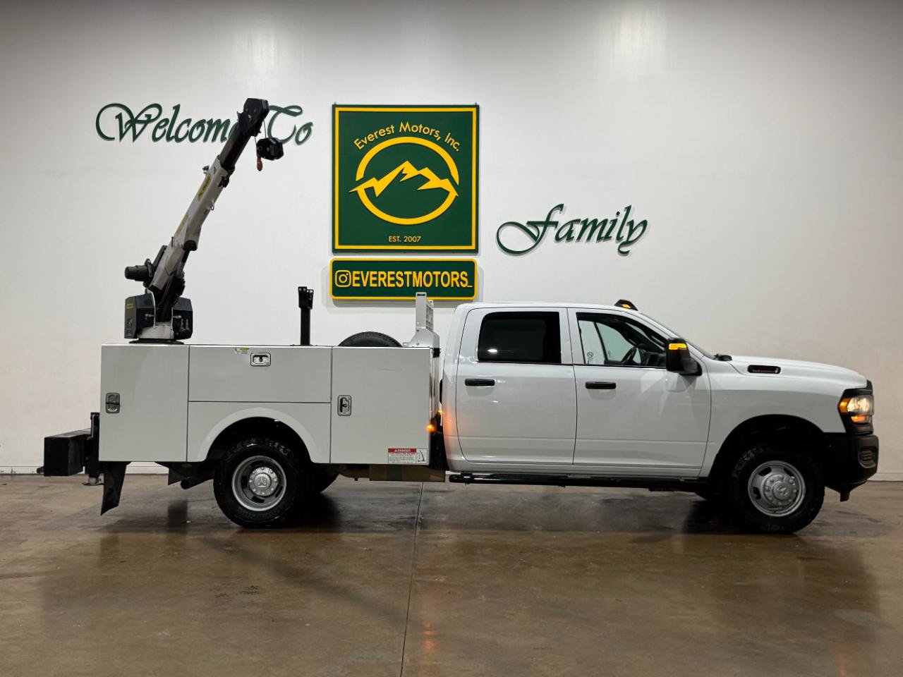 Used 2024 RAM 3500 Tradesman AWD/4WD image 12