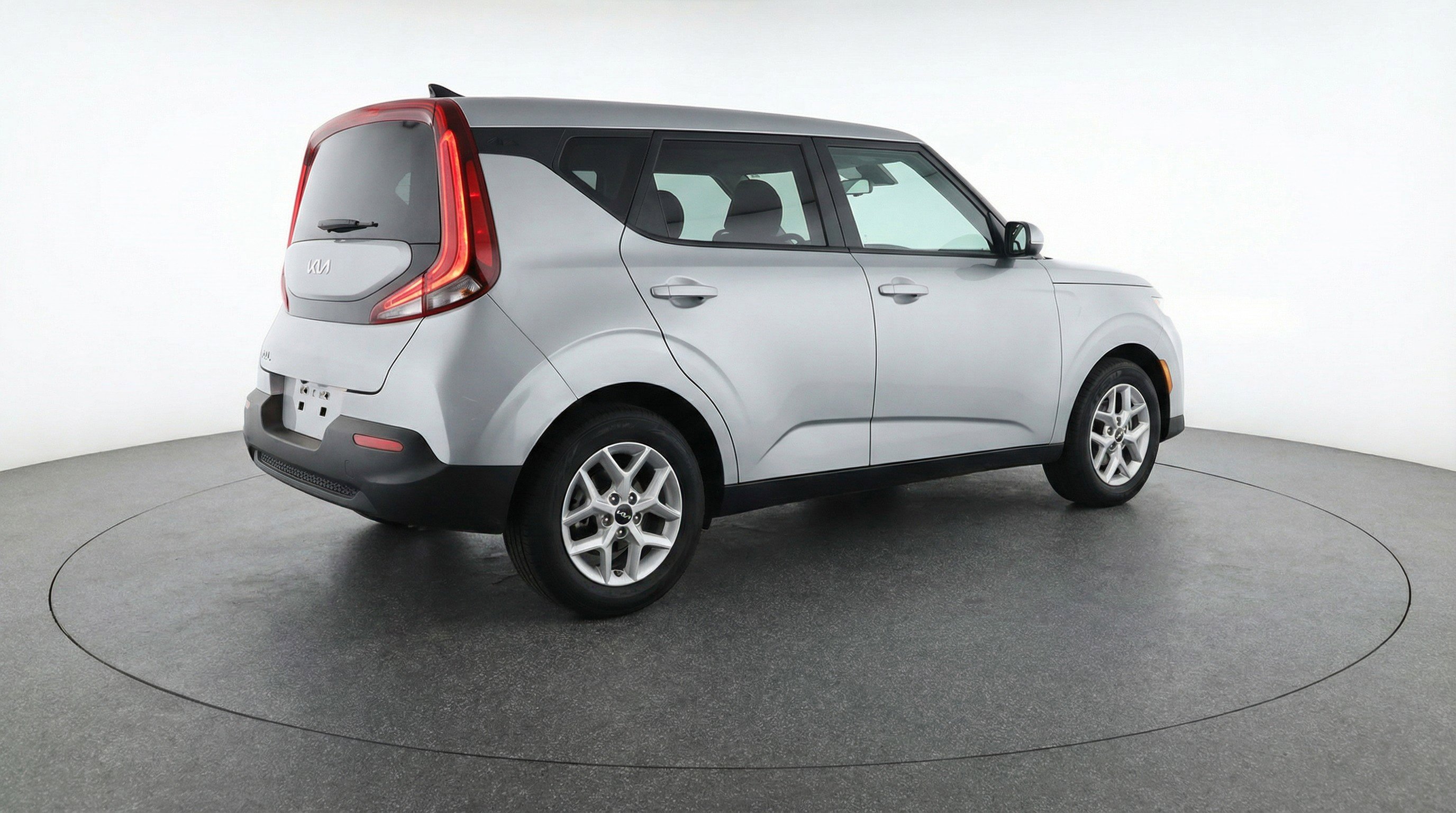 Used 2025 Kia Soul LX w/ LX Technology Package FWD image 9