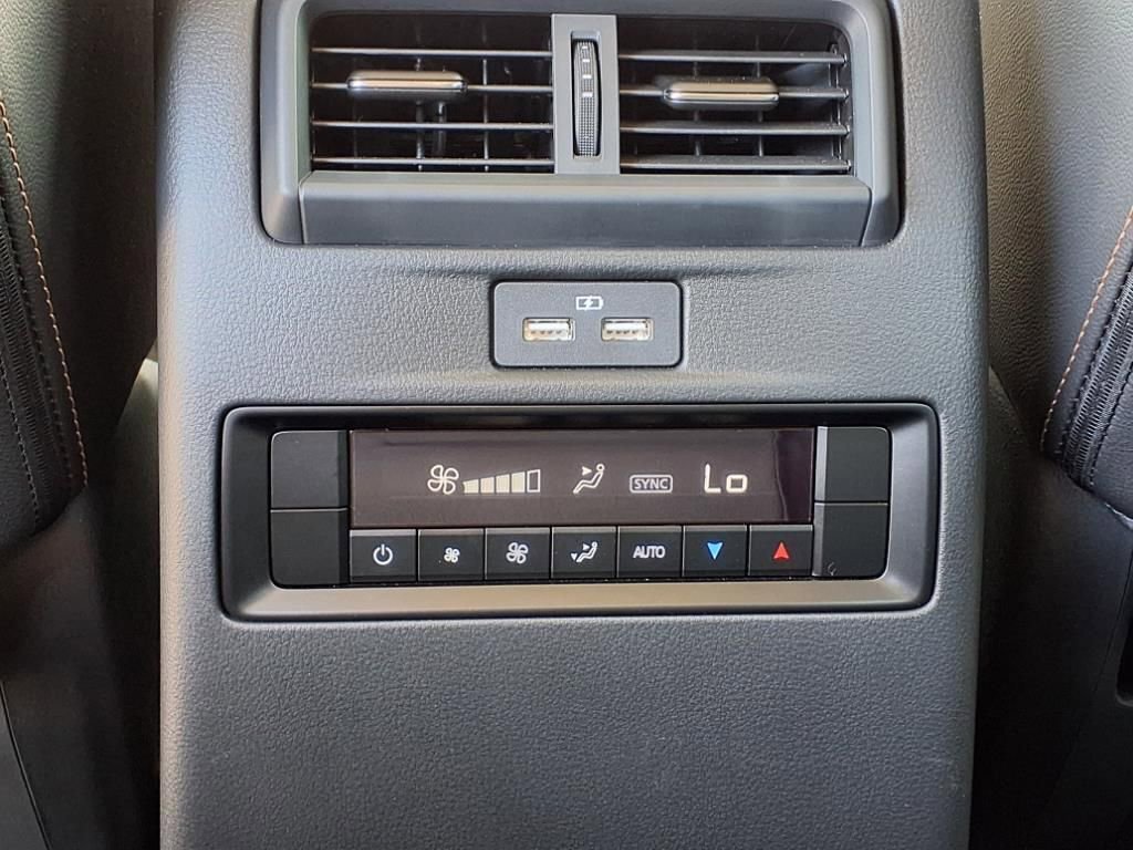 Used 2024 MAZDA CX-90 3.3 Turbo w/ Select Package image 16