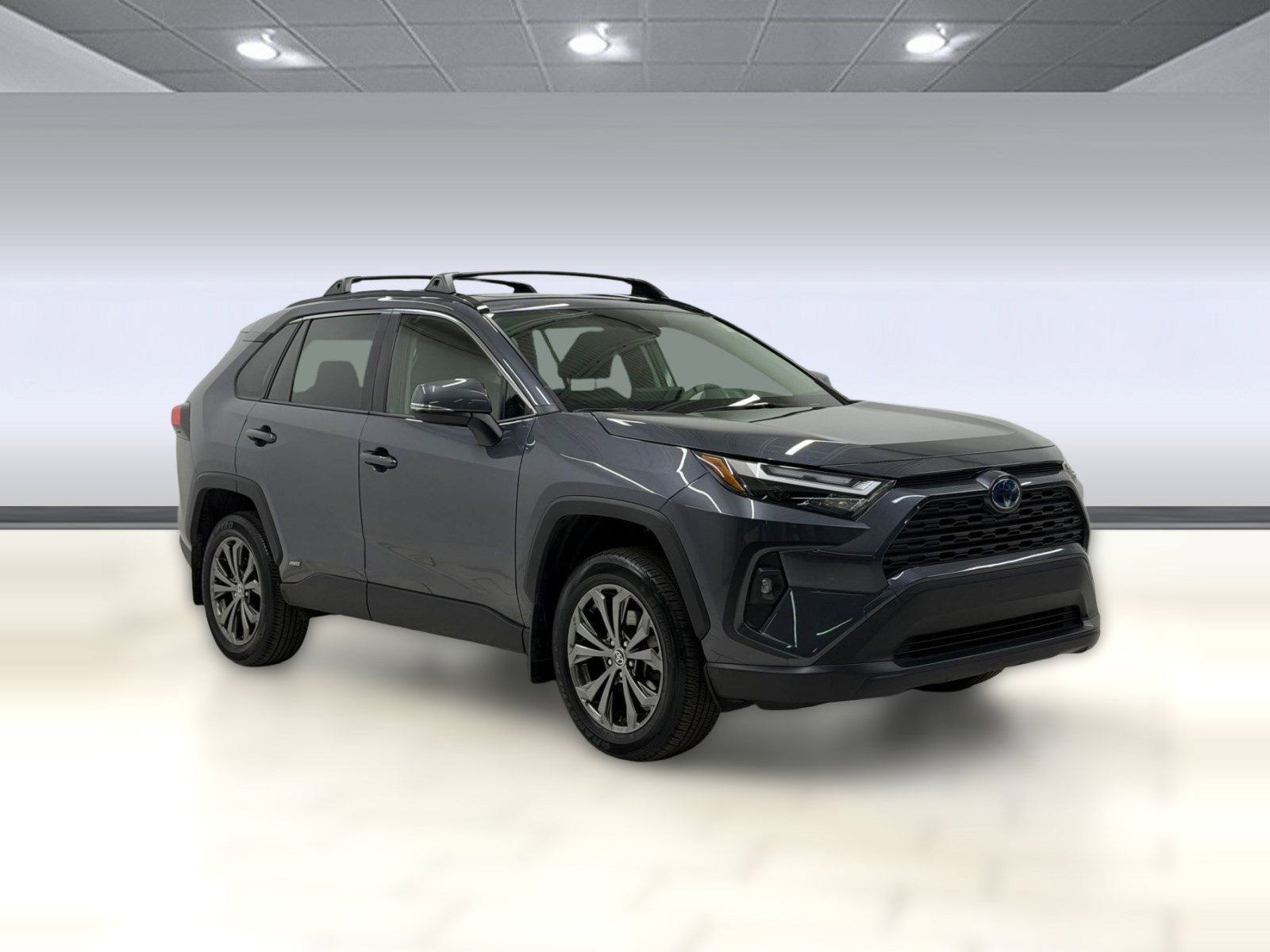 Used 2022 Toyota RAV4 XLE Premium image 6