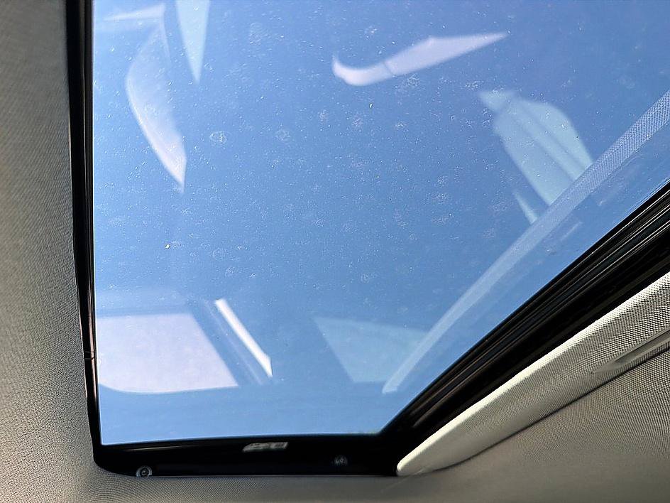 New 2026 Hyundai Elantra Limited FWD image 9