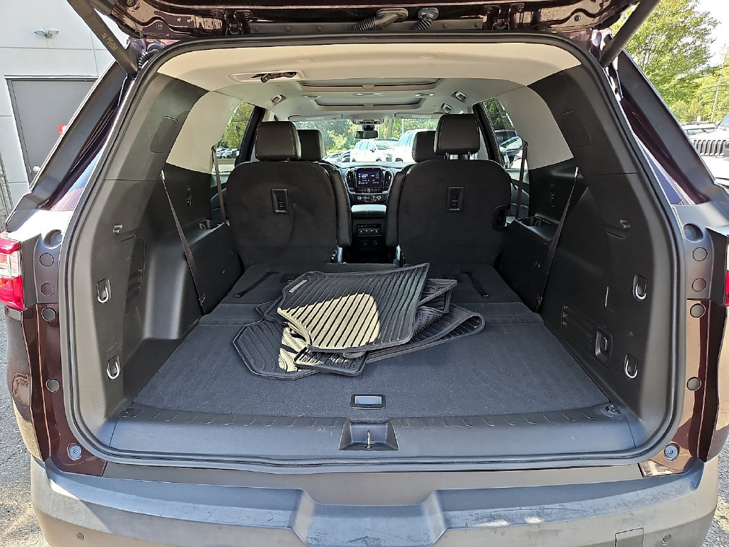 Used 2020 Chevrolet Traverse LT w/ LT Premium Package AWD/4WD image 34