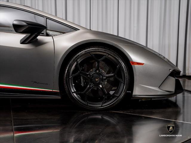 Used 2018 Lamborghini Huracan Performante AWD/4WD image 13