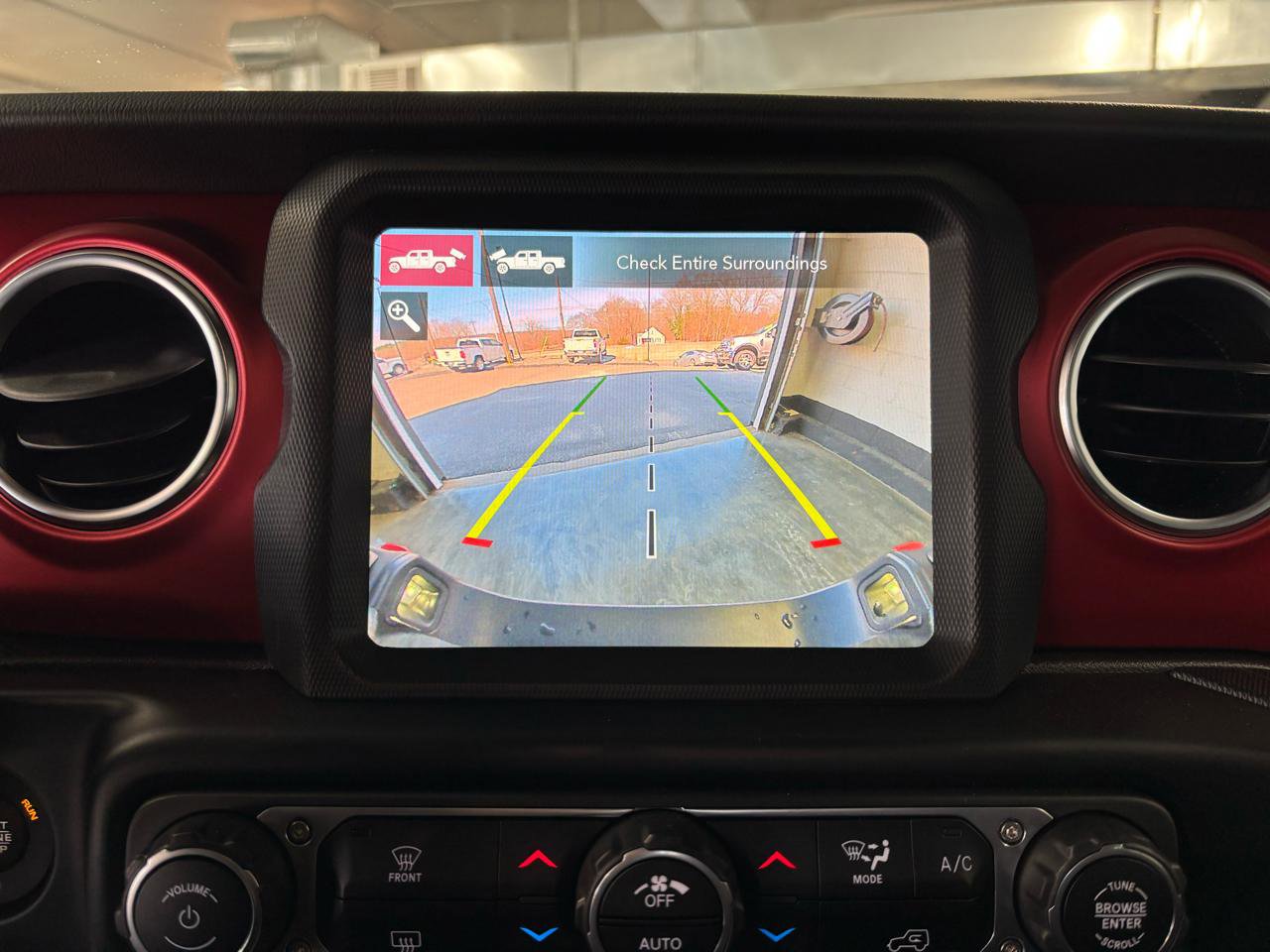 Used 2023 Jeep Gladiator Rubicon w/ LED Lighting Group image 32