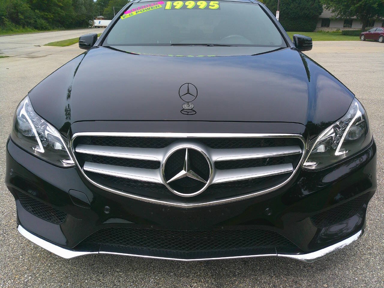 Used 2014 Mercedes-Benz E 550 4MATIC Sedan w/ Premium 1 Package image 4