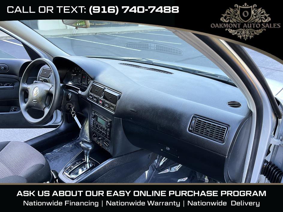 Used 2004 Volkswagen Golf GLS FWD image 8