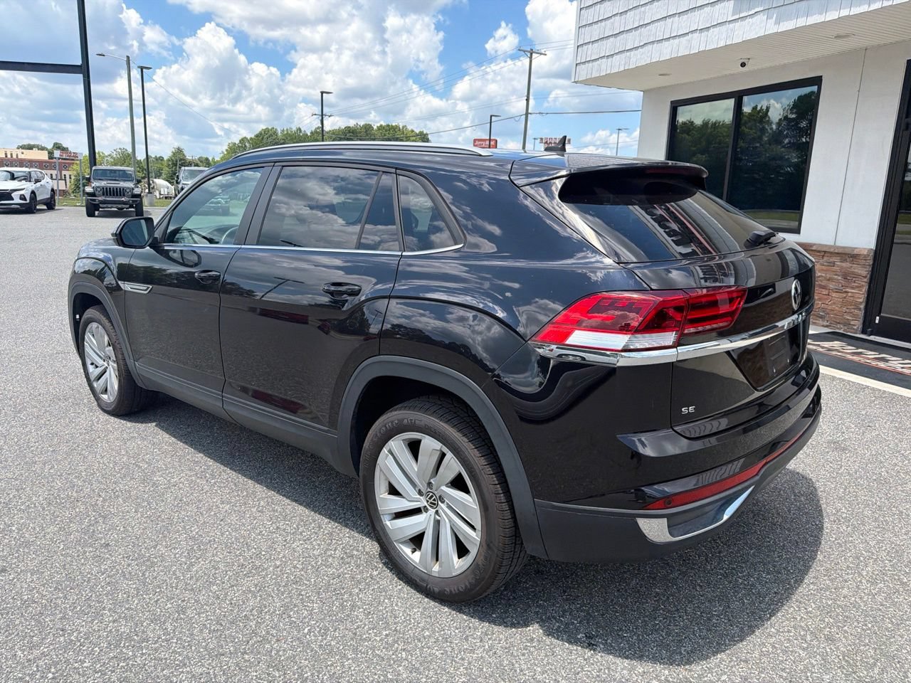 Used 2021 Volkswagen Atlas Cross Sport SE AWD/4WD image 6