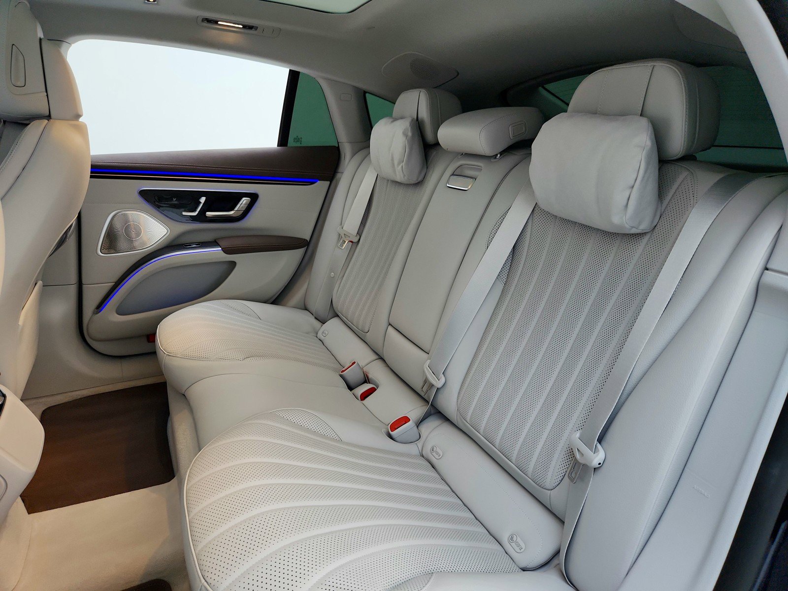 Used 2025 Mercedes-Benz EQS 450+ Sedan image 27
