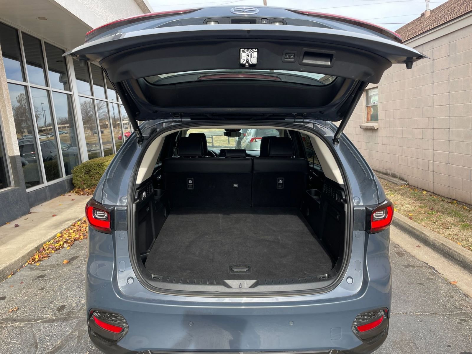 Used 2025 MAZDA CX-70 3.3 Turbo w/ Preferred Package image 32