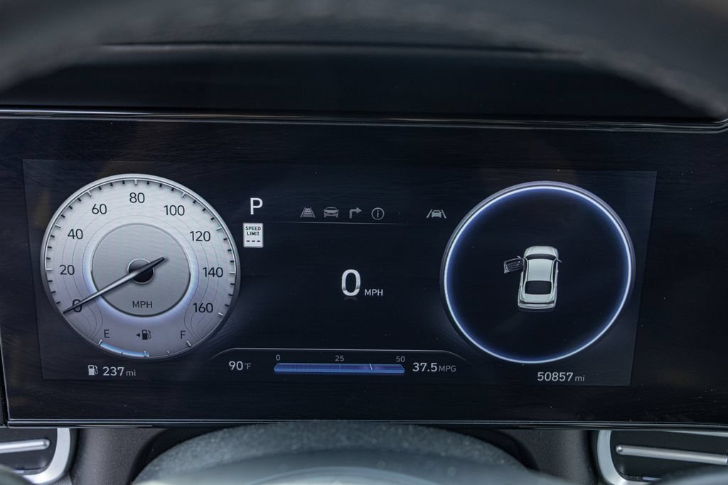 Certified 2024 Hyundai Elantra Limited FWD image 27