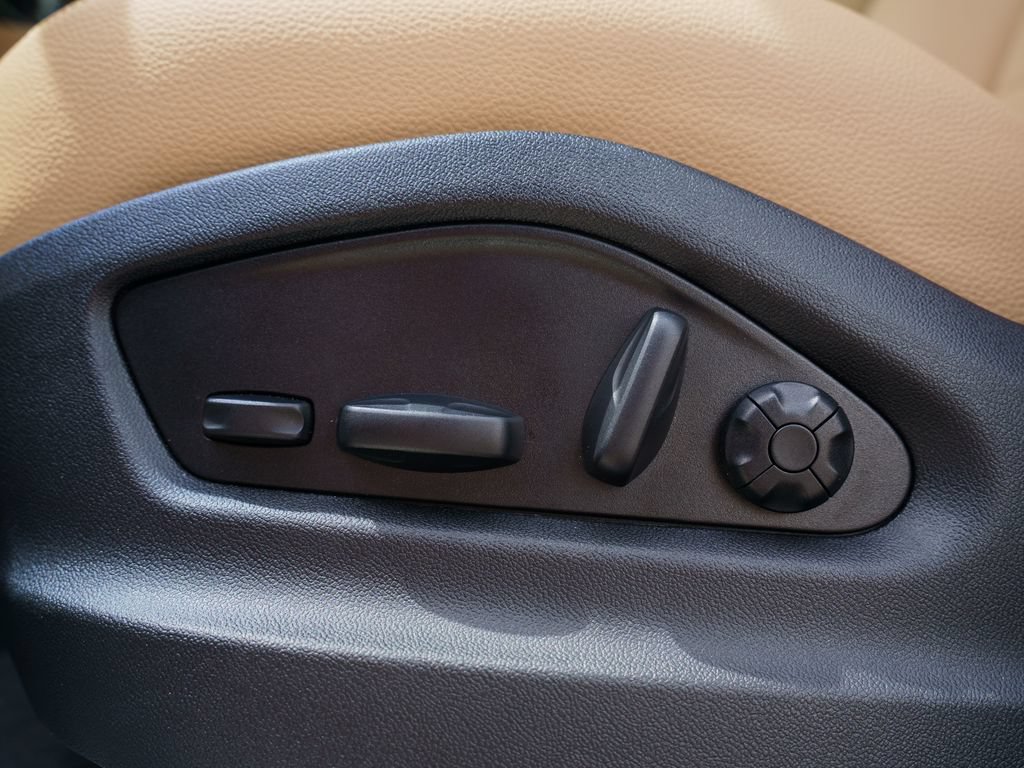 Certified 2026 Porsche Cayenne AWD/4WD image 20