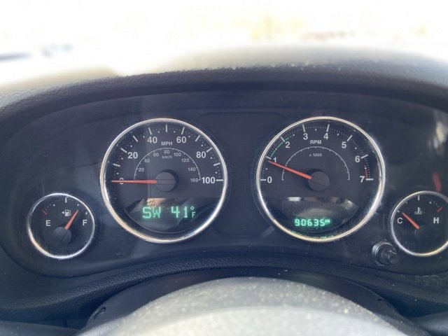 Used 2018 Jeep Wrangler Rubicon w/ Power Convenience Group image 17