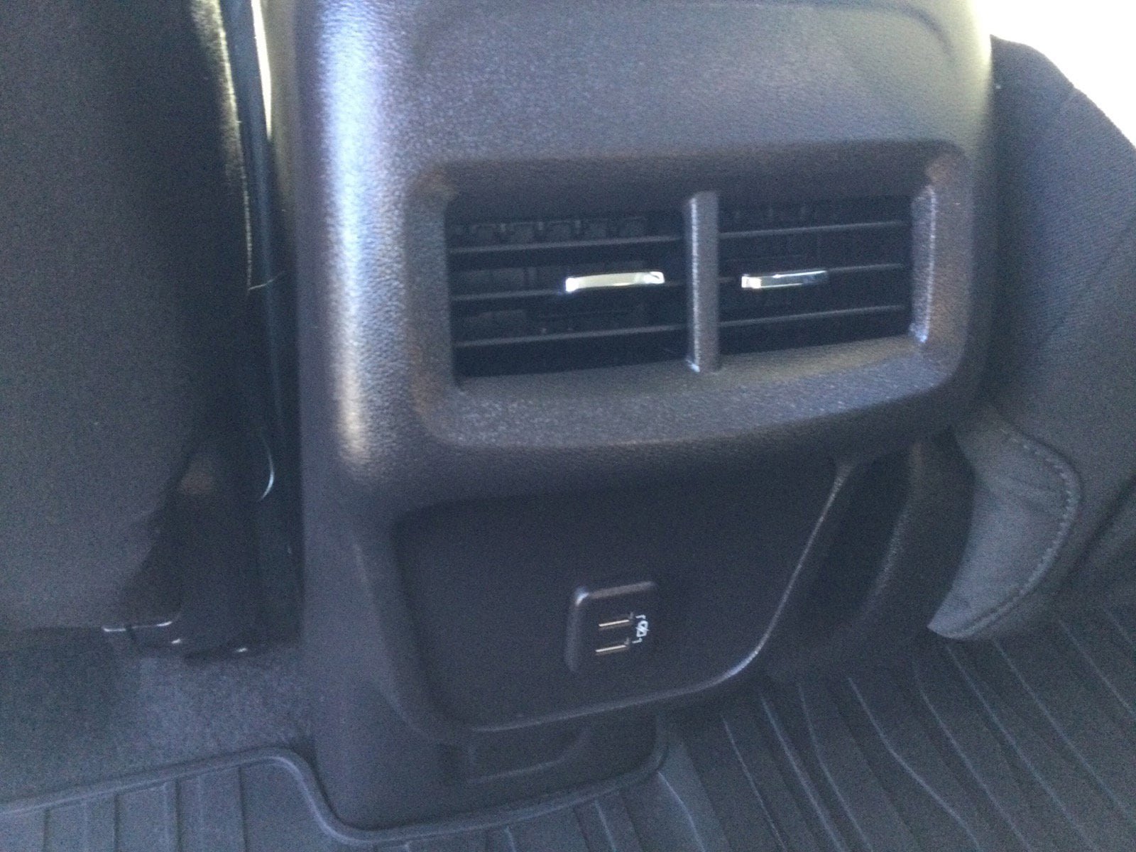 Used 2024 GMC Terrain SLE w/ Driver Convenience Package image 12