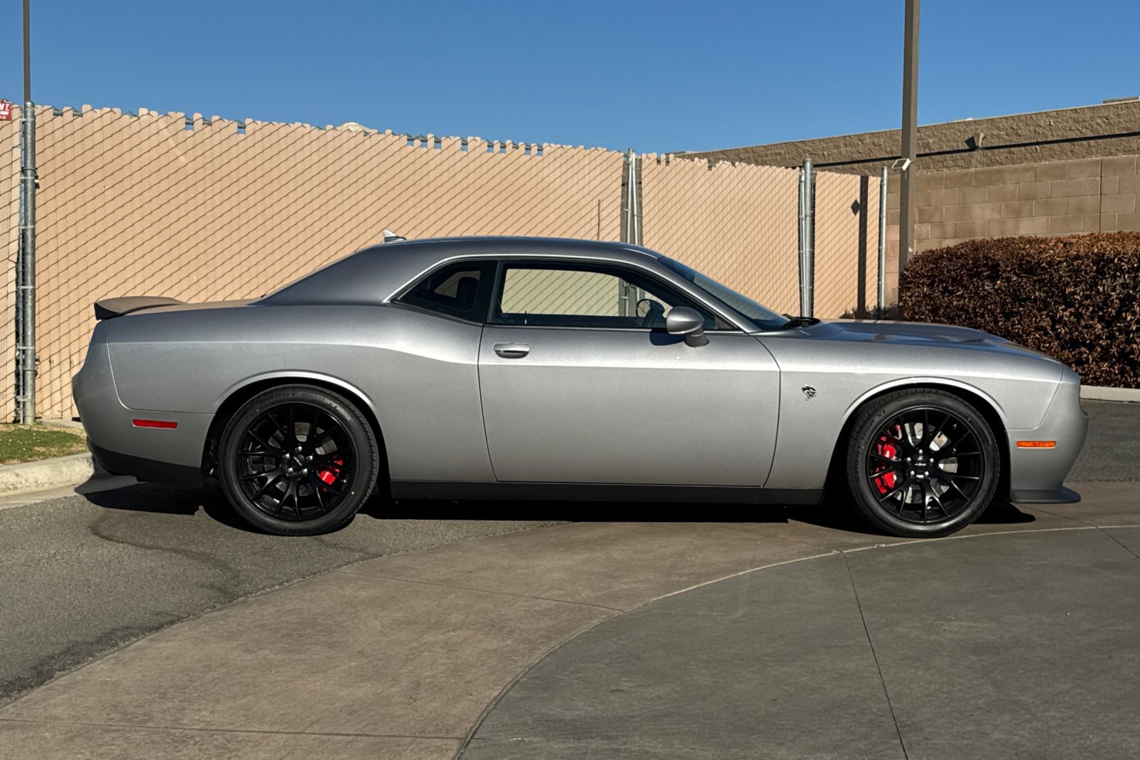 Used 2016 Dodge Challenger SRT Hellcat RWD image 3