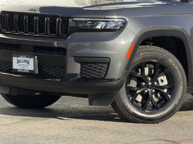 Used 2025 Jeep Grand Cherokee L Altitude AWD/4WD image 11