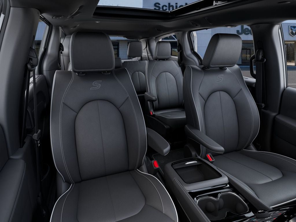New 2026 Chrysler Pacifica Limited w/ S Appearance Package FWD image 17