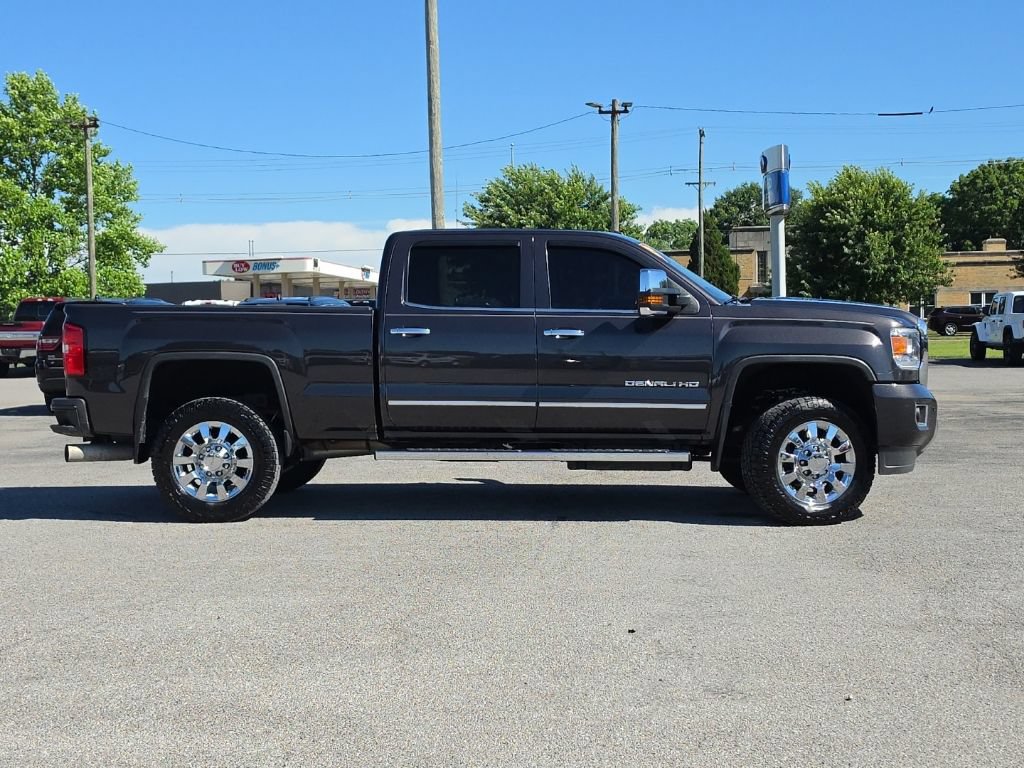 Used 2016 GMC Sierra 2500 Denali w/ Duramax Plus Package AWD/4WD image 8