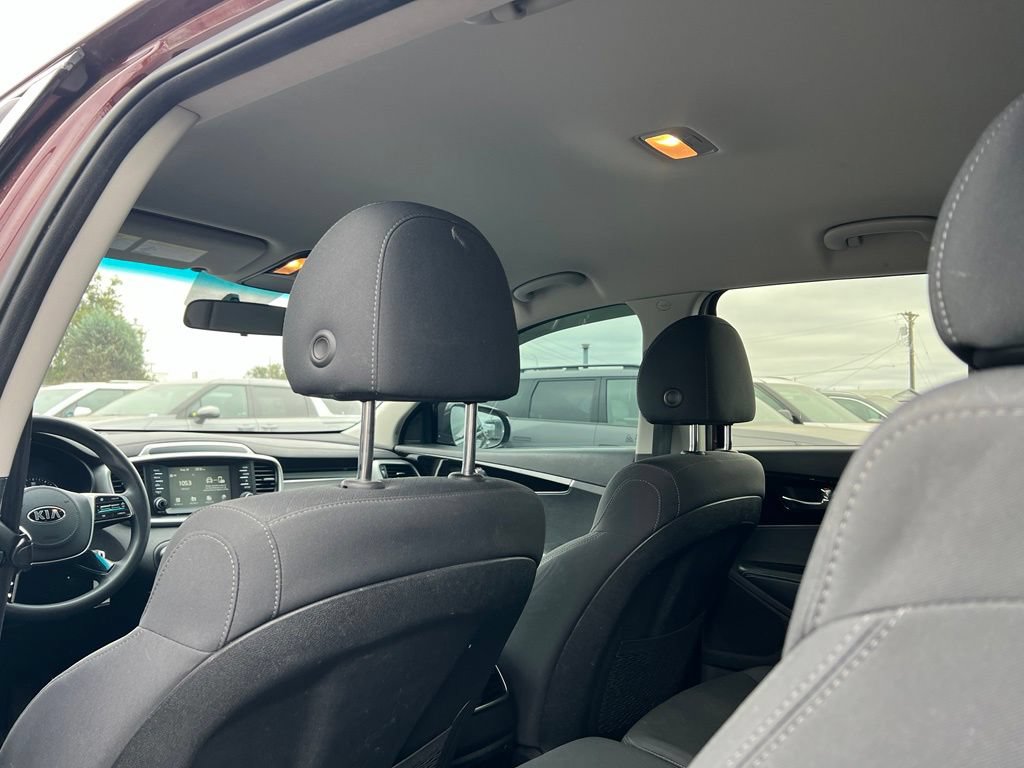 Used 2020 Kia Sorento LX AWD/4WD image 9