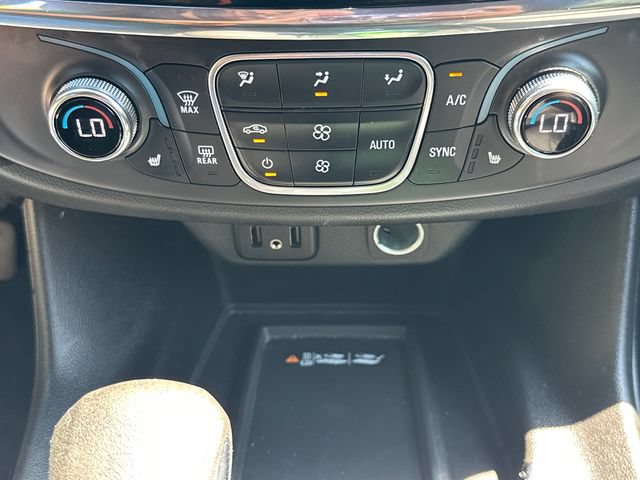Certified 2023 Chevrolet Traverse LT w/ Rear Camera Mirror Package AWD/4WD image 32