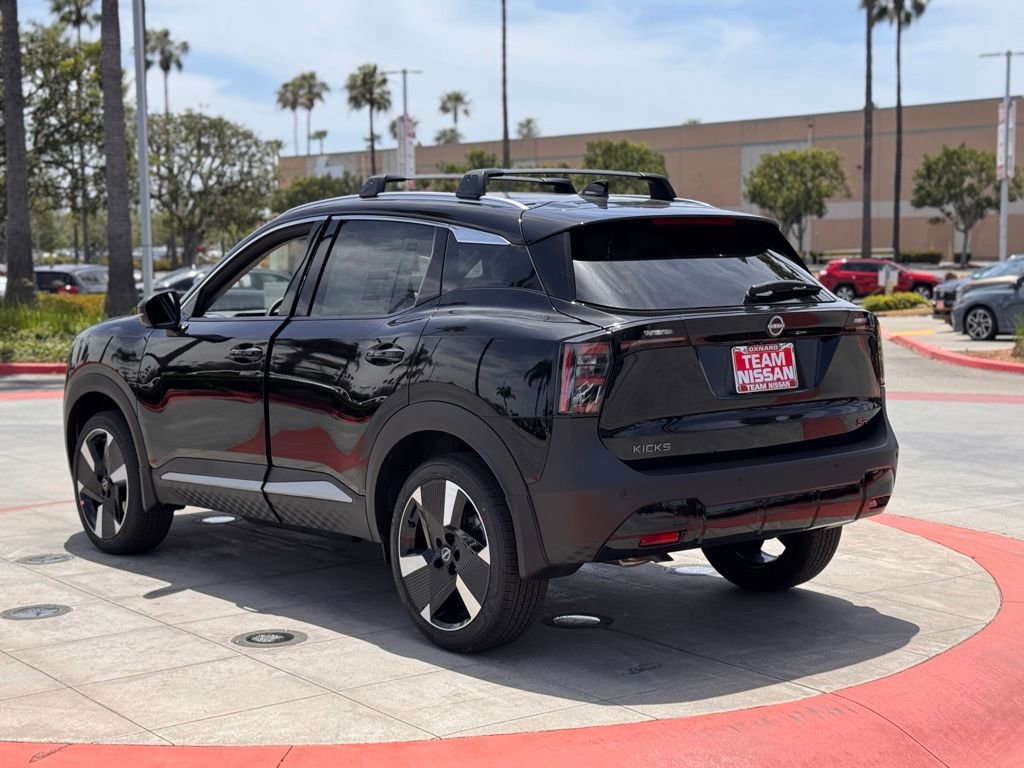 New 2025 Nissan Kicks SR FWD video 5