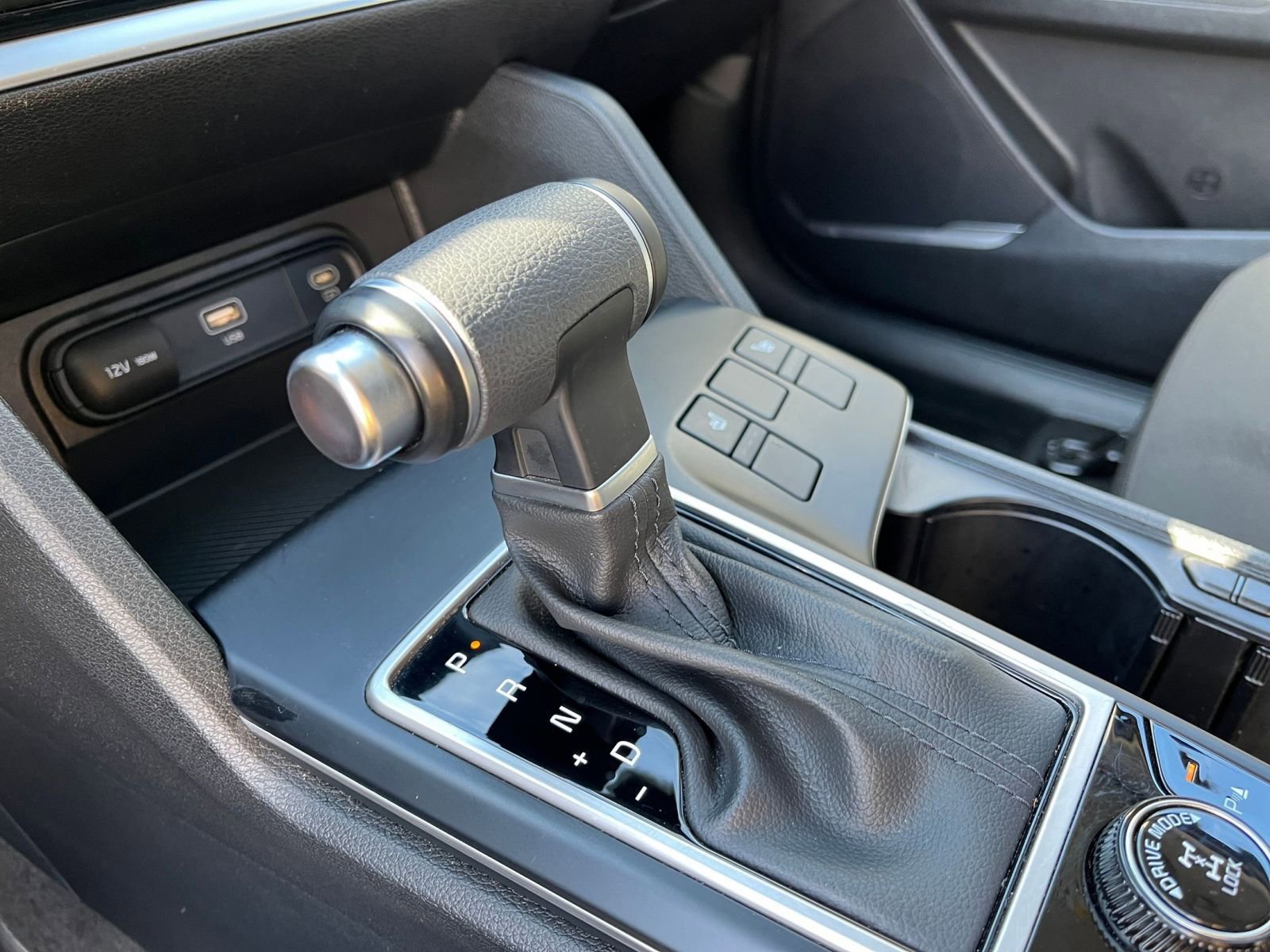 Used 2025 Kia Sportage LX image 41