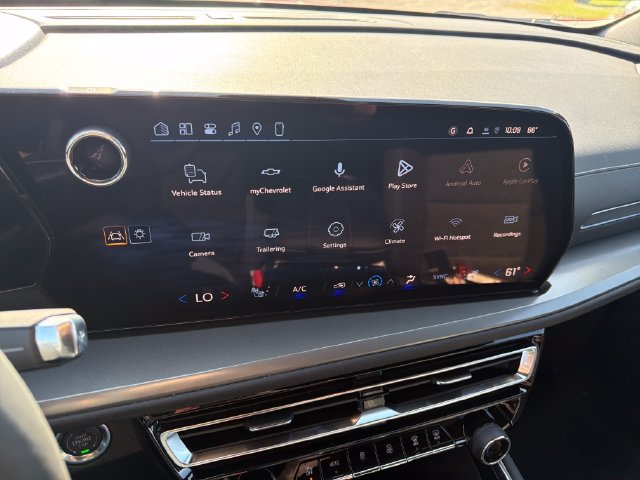 New 2027 Chevrolet Traverse LT w/ Driver Confidence Package FWD image 25