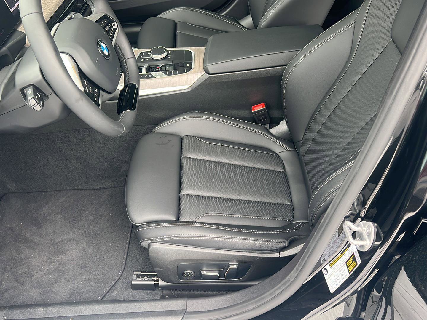 Used 2026 BMW 330i Sedan image 32