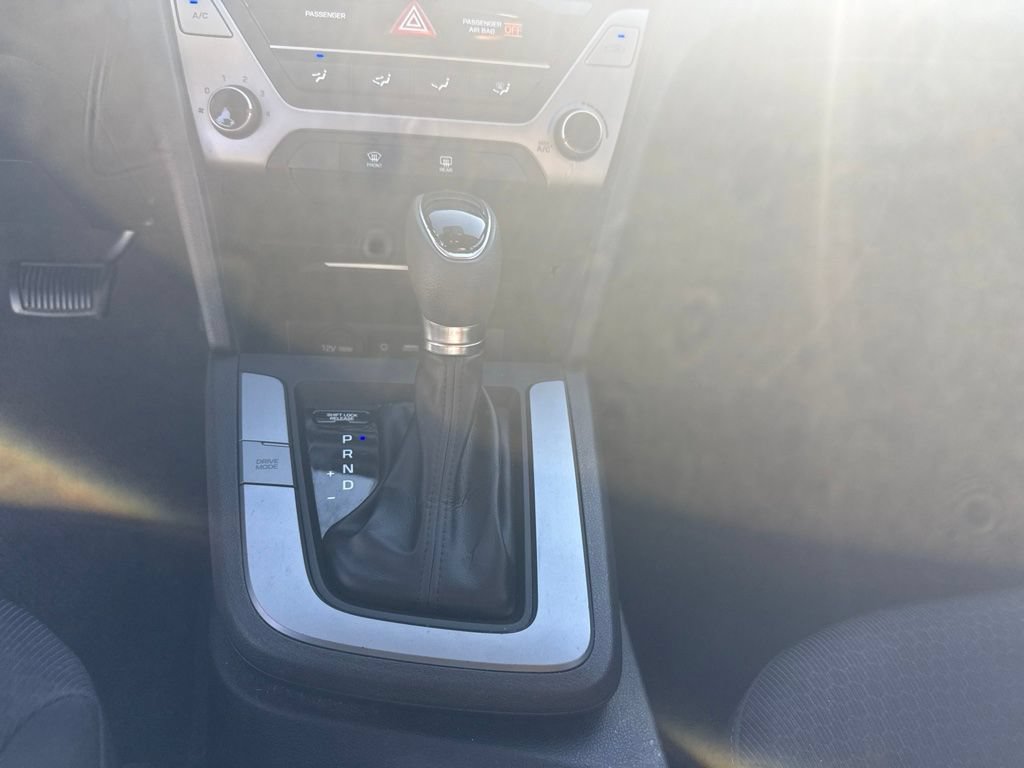 Used 2018 Hyundai Elantra SE FWD image 14