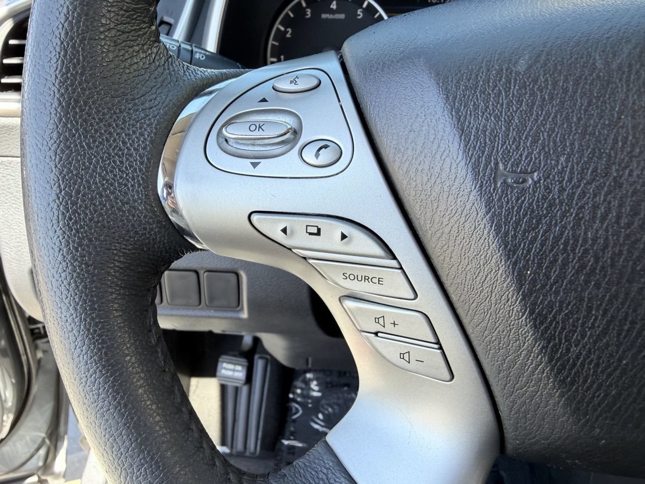 Used 2017 Nissan Murano SV w/ Cargo Package FWD image 21