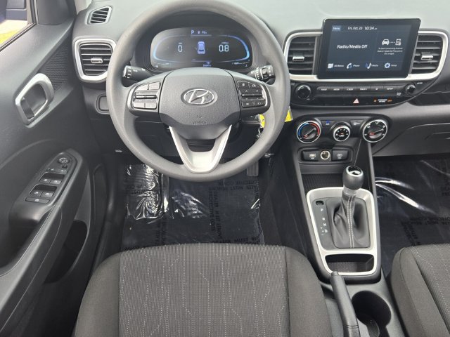 Used 2024 Hyundai Venue SE FWD image 14