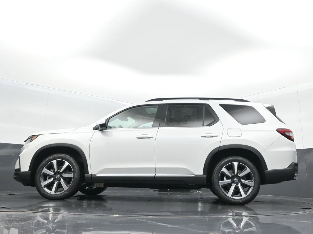 New 2025 Honda Pilot Touring image 14