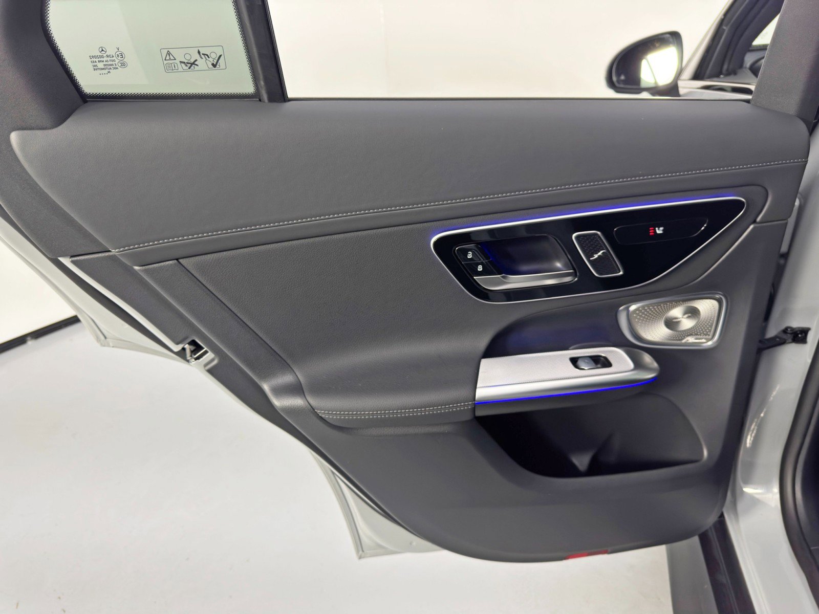 Used 2025 Mercedes-Benz GLC 300 4MATIC w/ AMG Line image 46