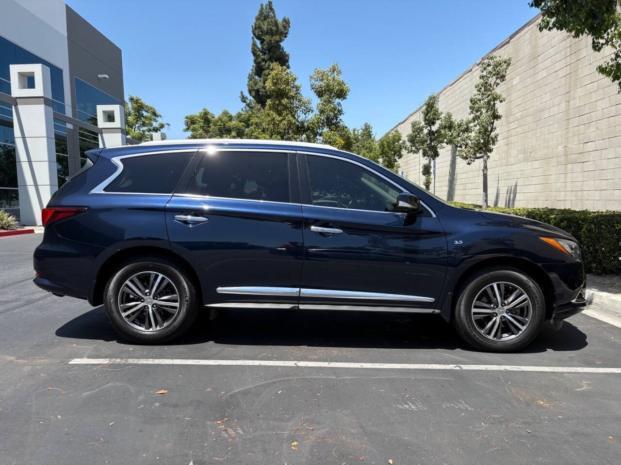 Used 2019 INFINITI QX60 Luxe FWD image 6