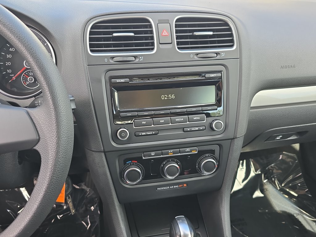 Used 2013 Volkswagen Golf 4-Door FWD image 26