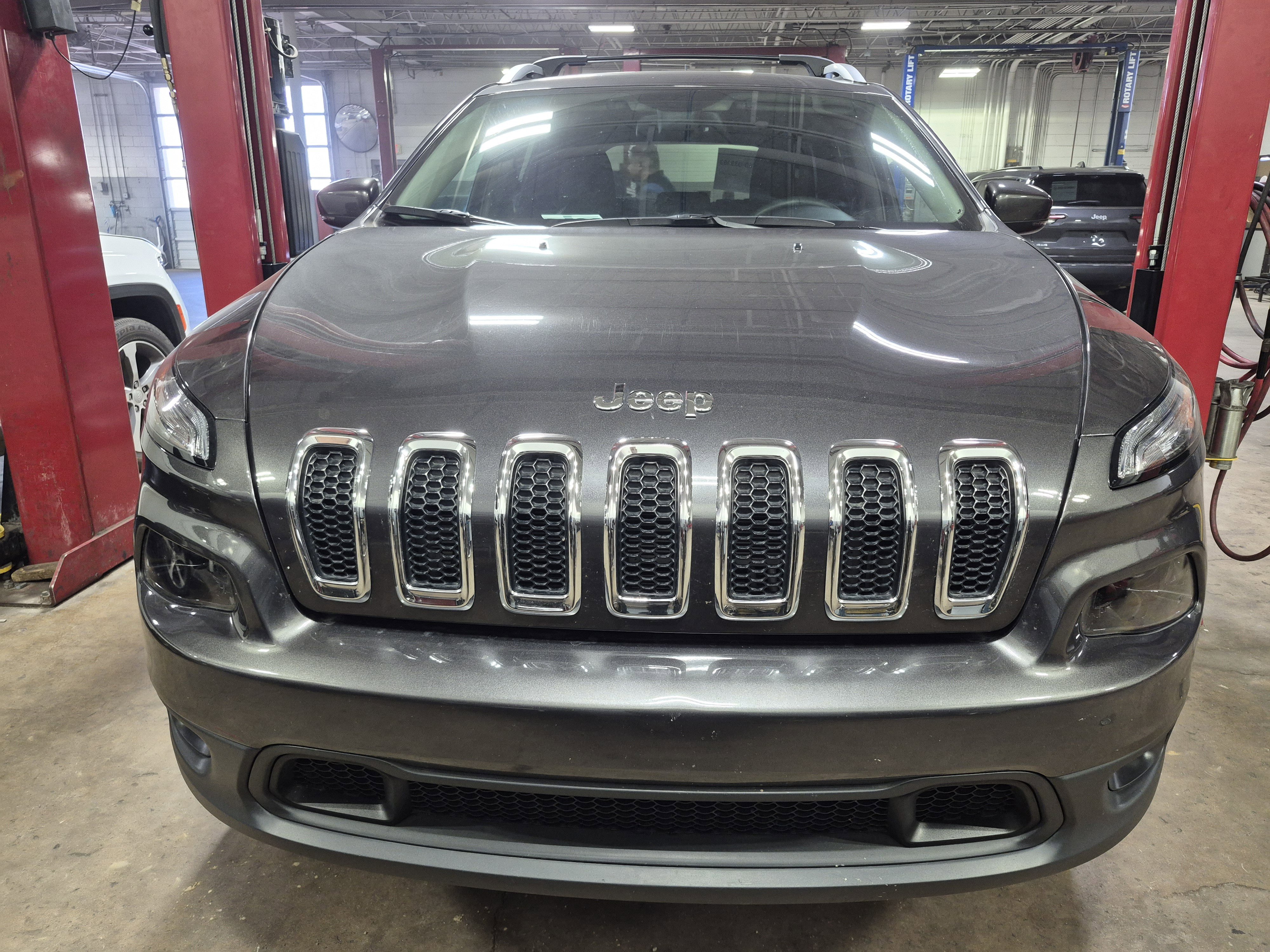 Used 2017 Jeep Cherokee Latitude w/ Comfort/Convenience Group image 12