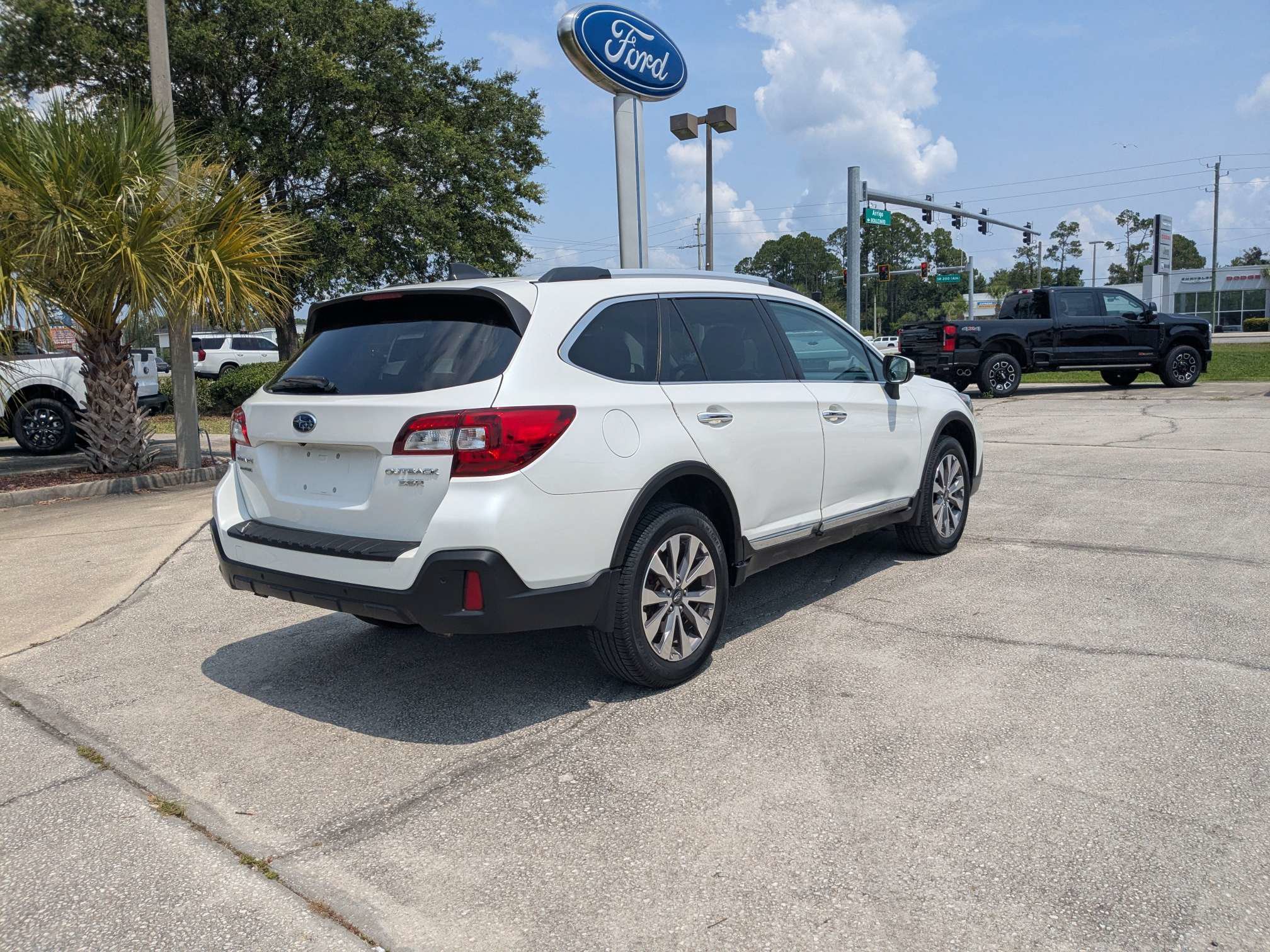Used 2019 Subaru Outback 3.6R Touring w/ Protection Package #1 AWD/4WD image 4