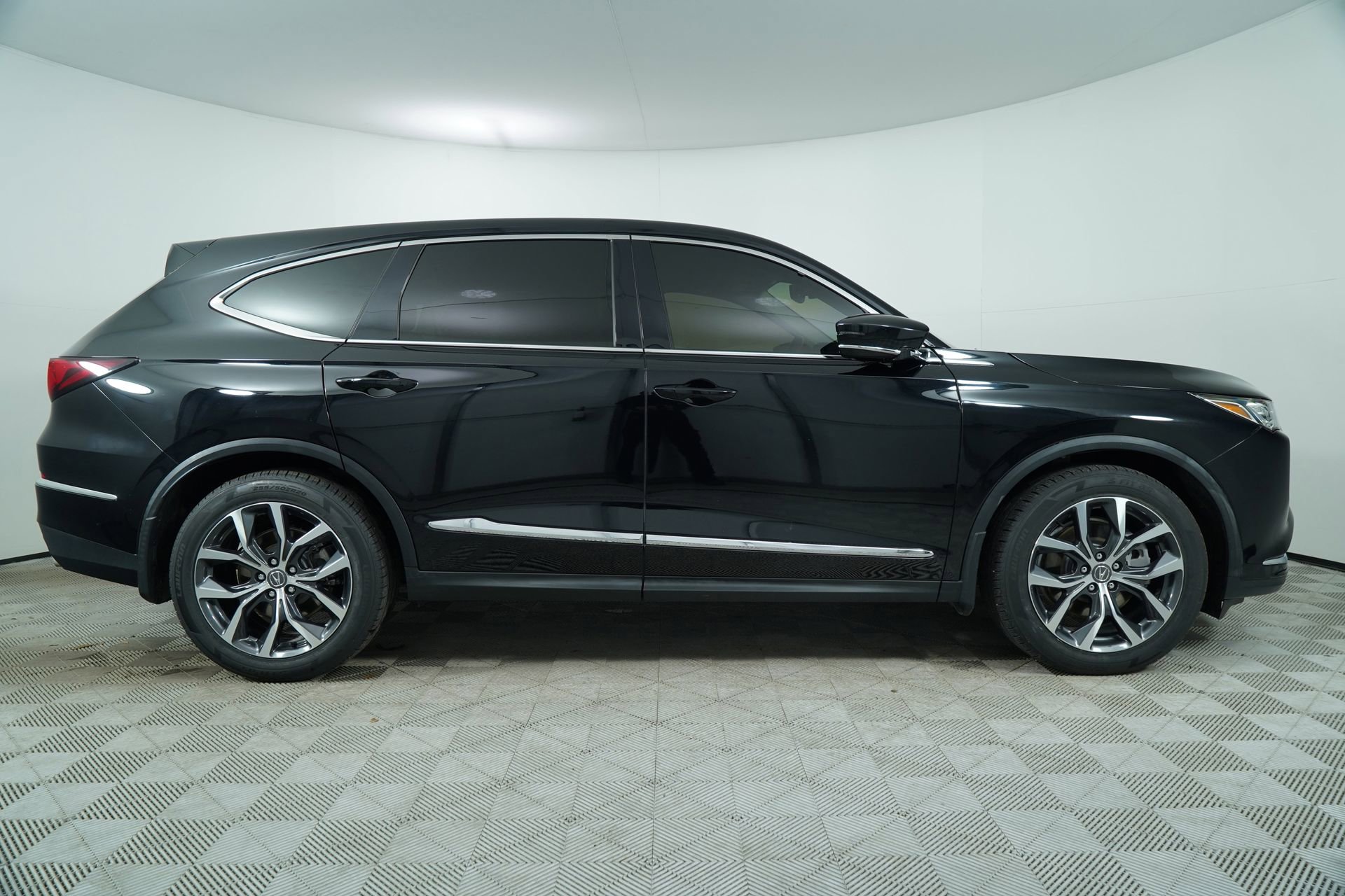 Used 2022 Acura MDX FWD w/ Technology Package image 12