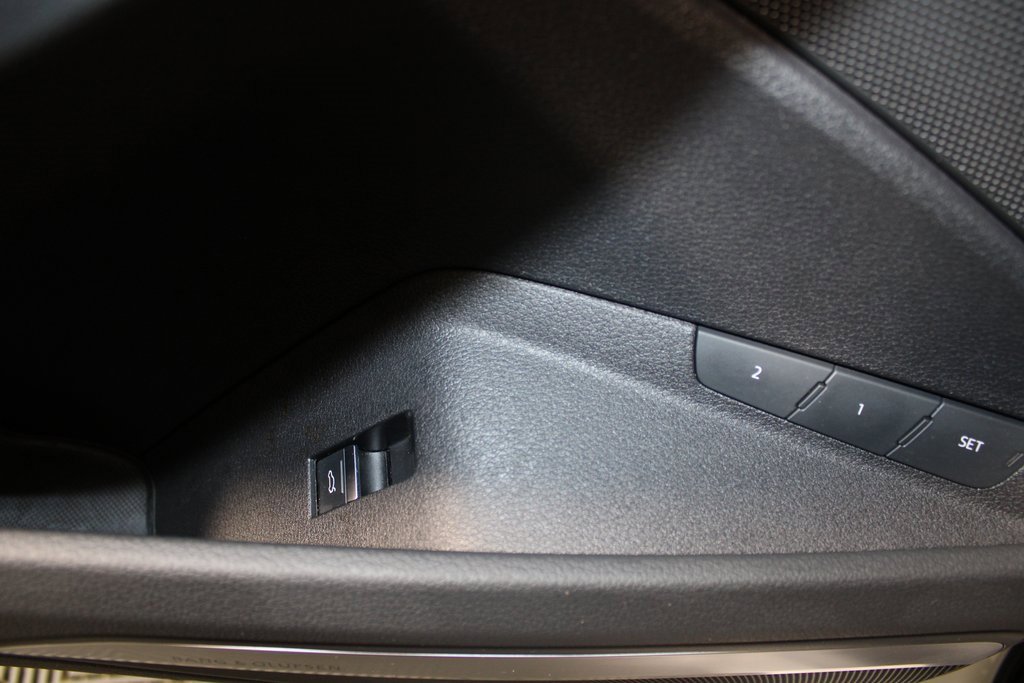 Used 2021 Audi e-tron Premium Plus w/ Premium Plus Package image 22