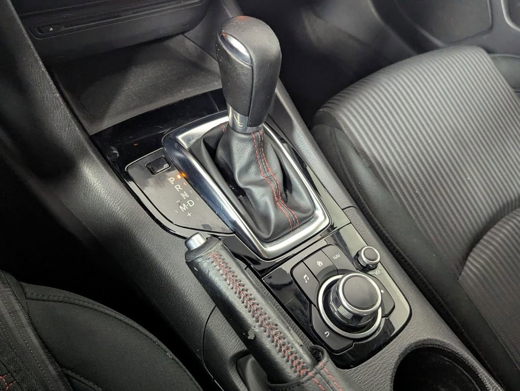 Used 2014 MAZDA MAZDA3 i Touring w/ Technology Package image 22