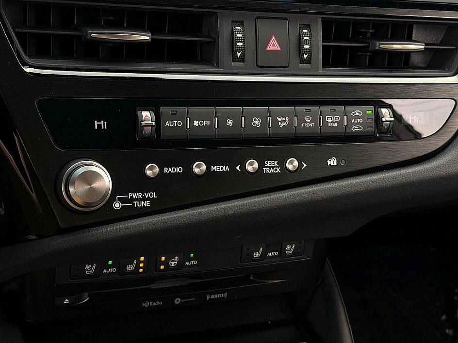 Used 2022 Lexus ES 300h w/ Premium Package image 14