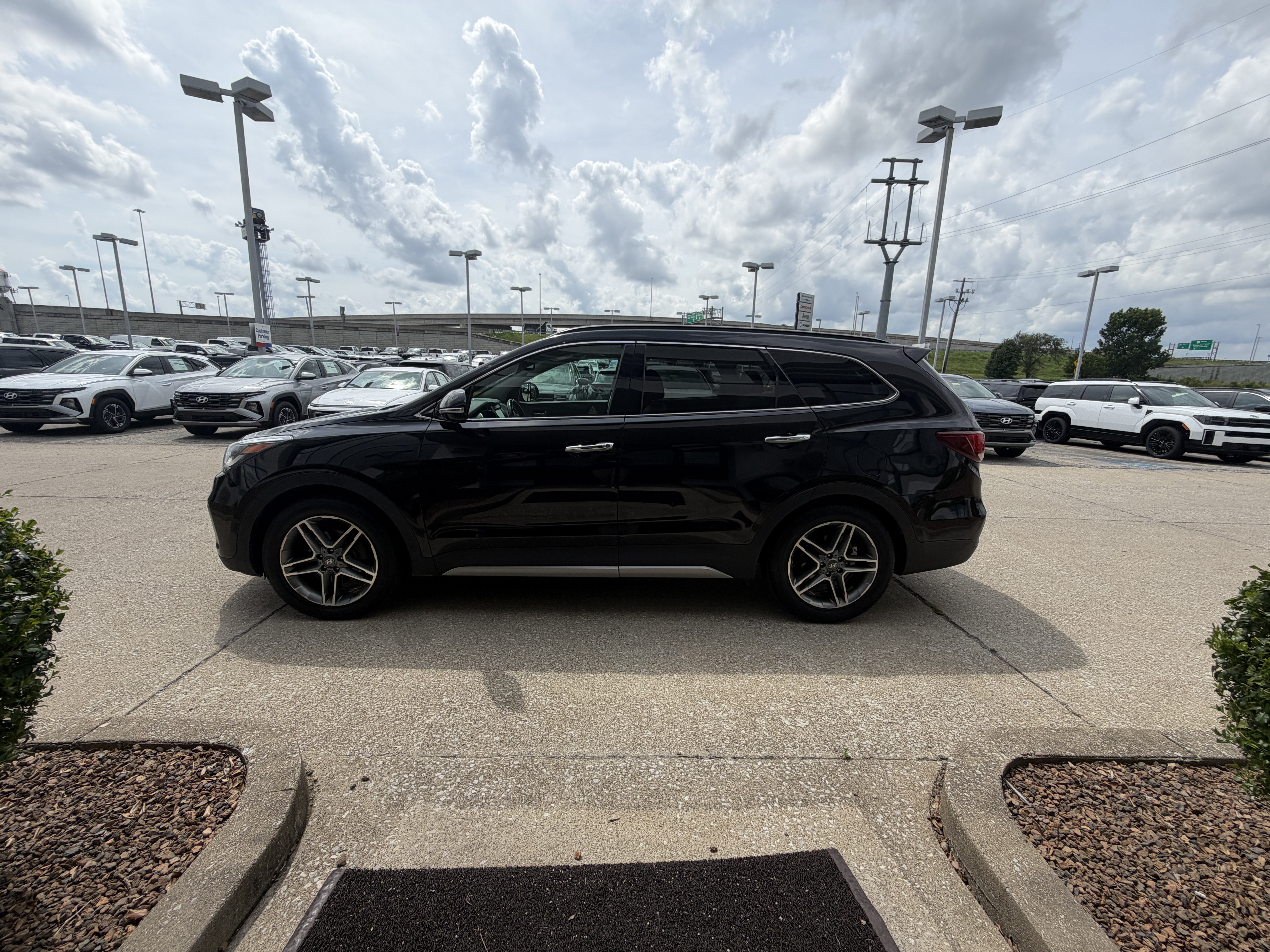 Used 2019 Hyundai Santa Fe XL w/ Cargo Package FWD image 16