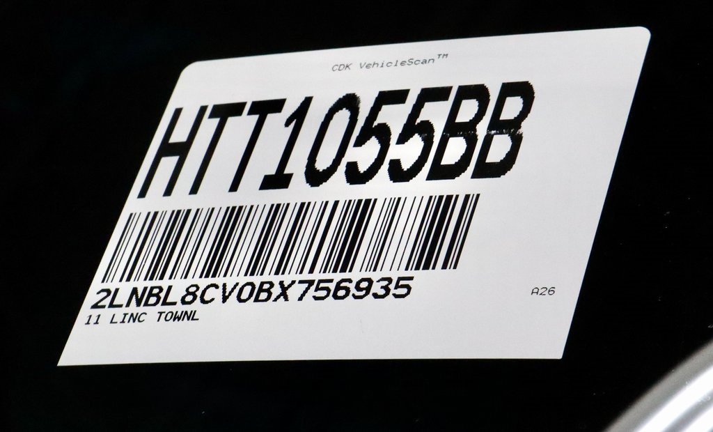 Used 2011 Lincoln Town Car Signature Limited w/ Continental Edition Pkg image 27