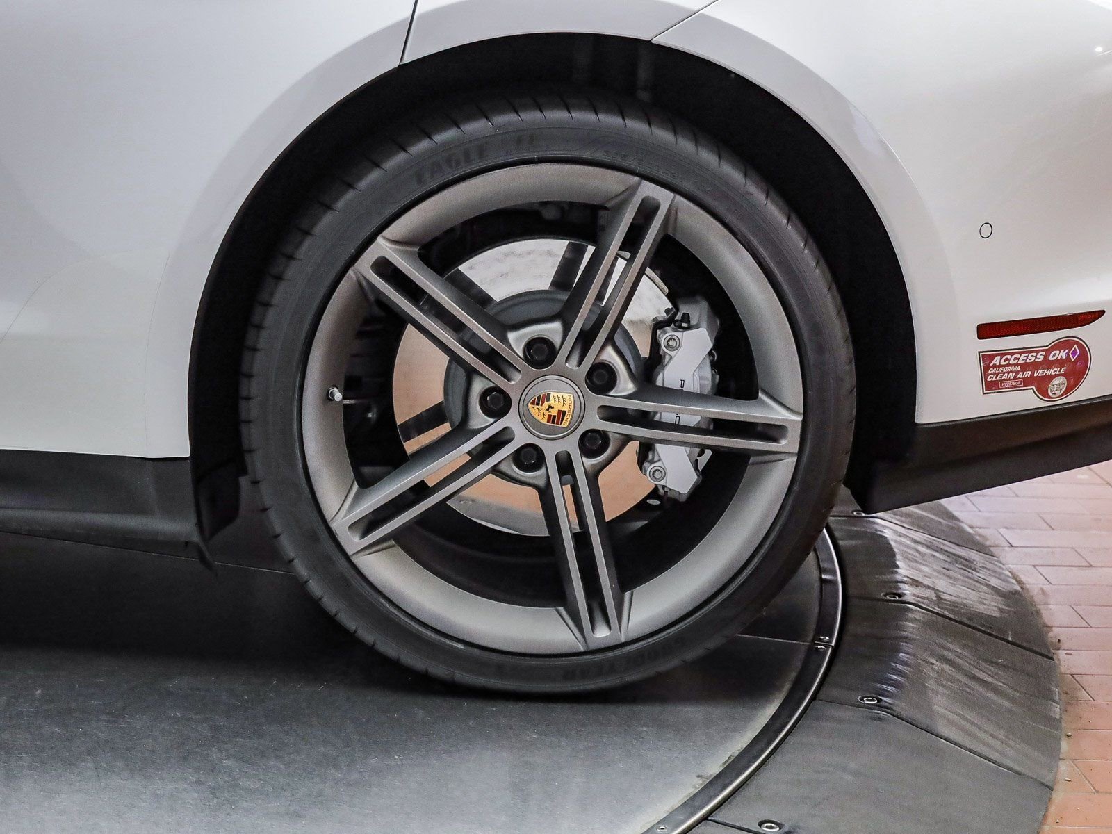 Certified 2022 Porsche Taycan 4S AWD/4WD image 9