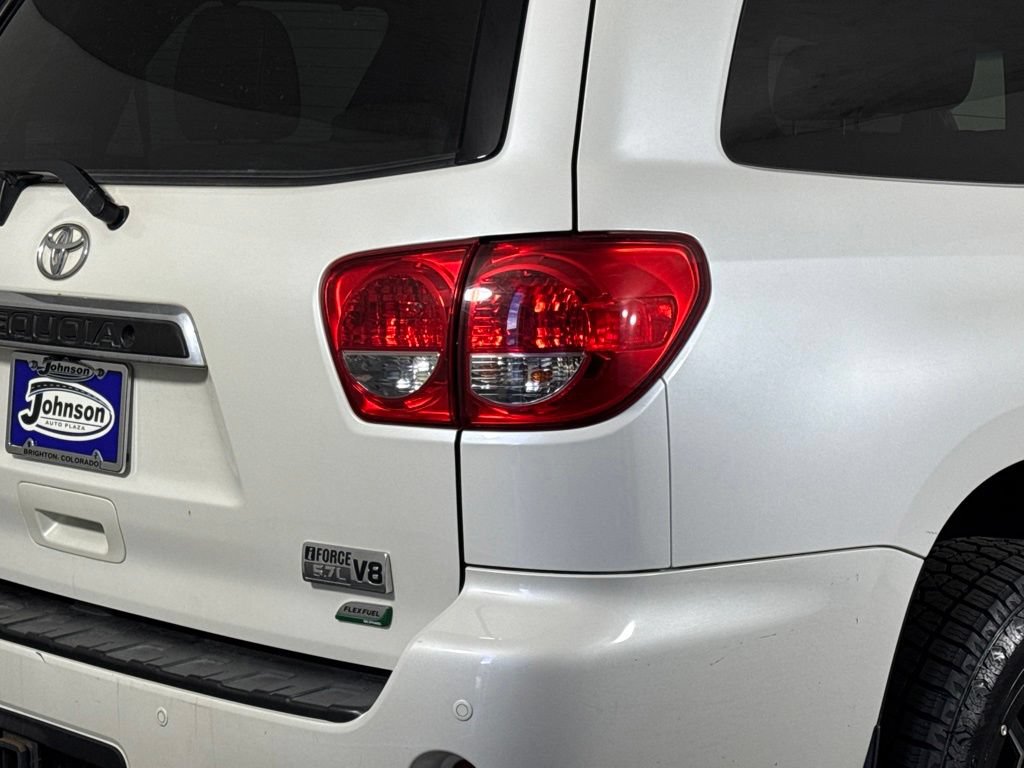 Used 2017 Toyota Sequoia Platinum AWD/4WD image 7