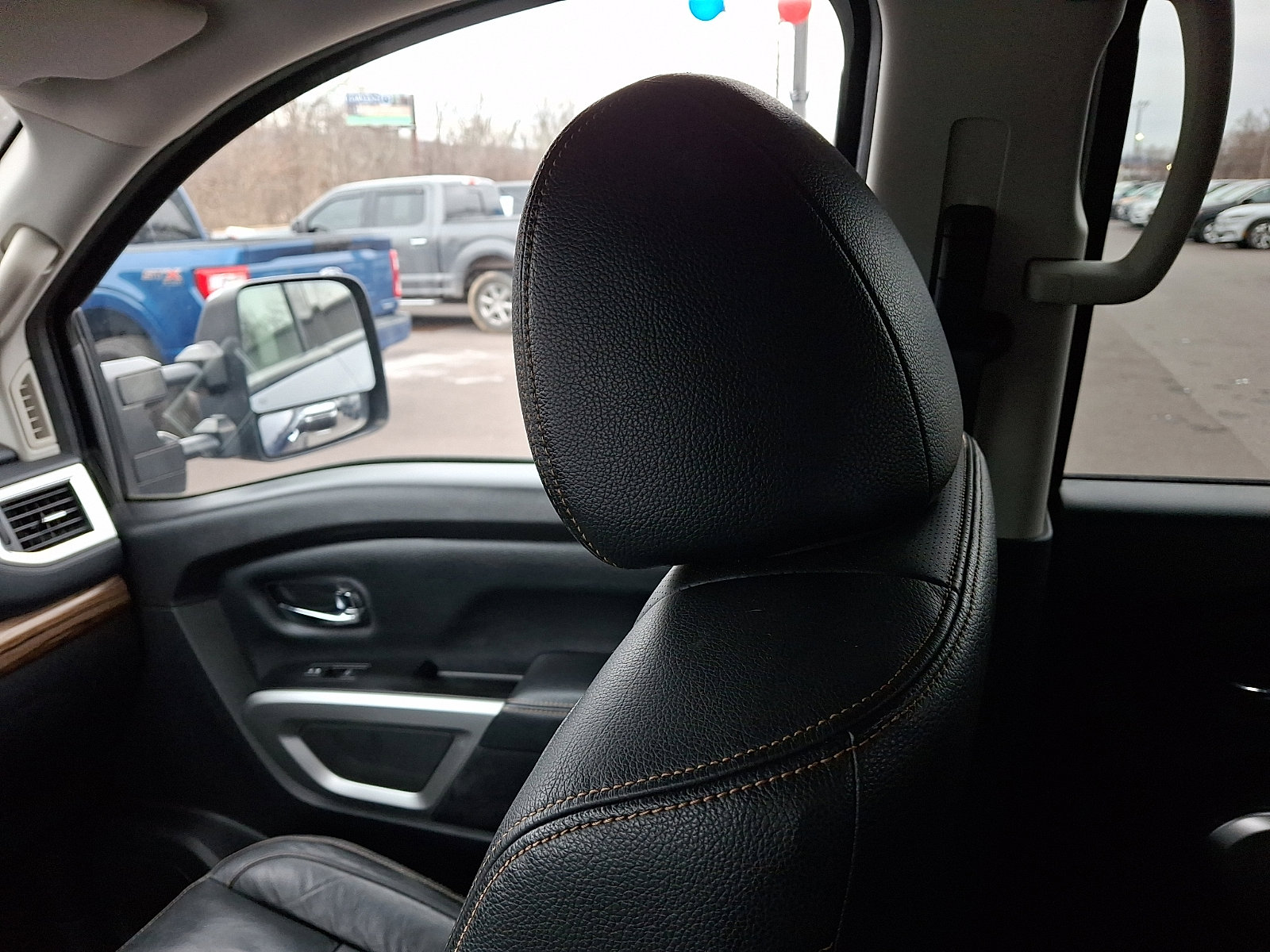 Used 2017 Nissan Titan SL image 17