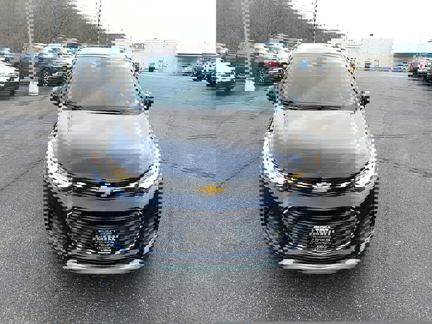 Used 2022 Chevrolet Trax LT w/ LT Convenience Package image 2