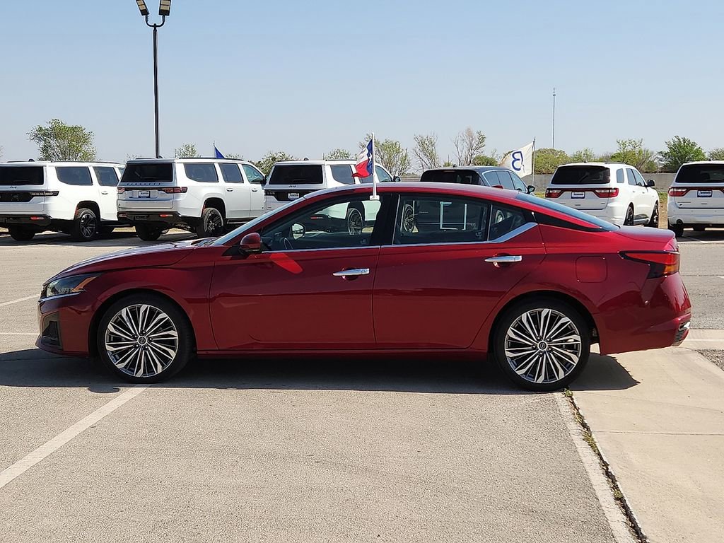 Used 2023 Nissan Altima 2.5 SL image 2