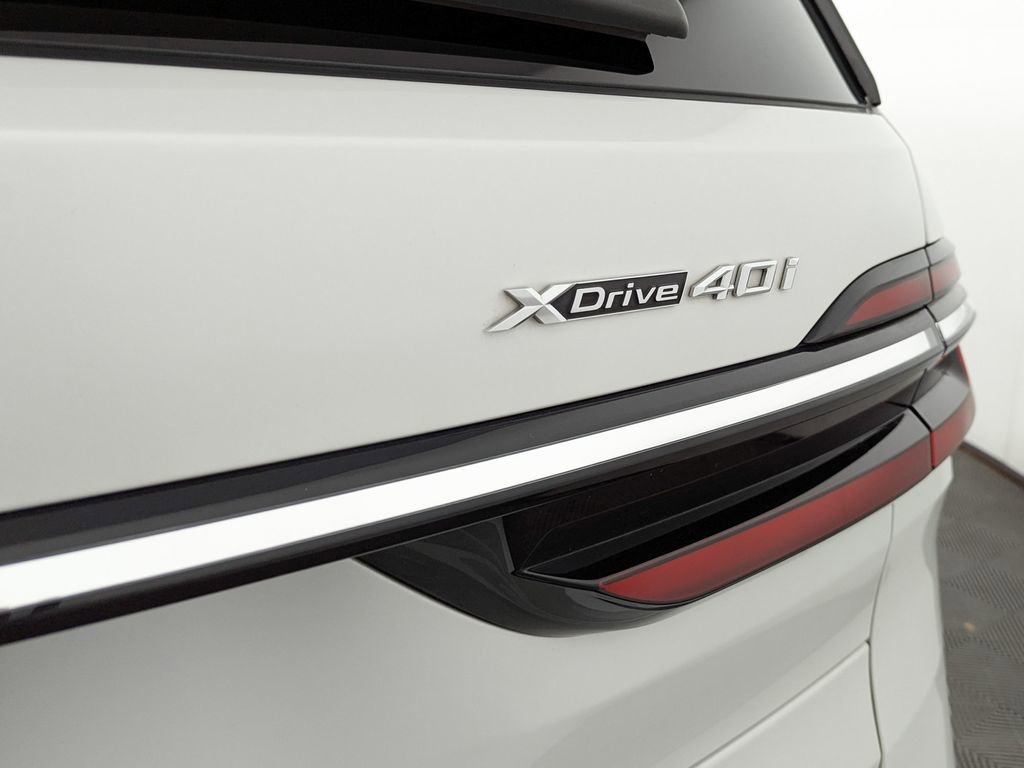 Certified 2023 BMW X7 xDrive40i image 12